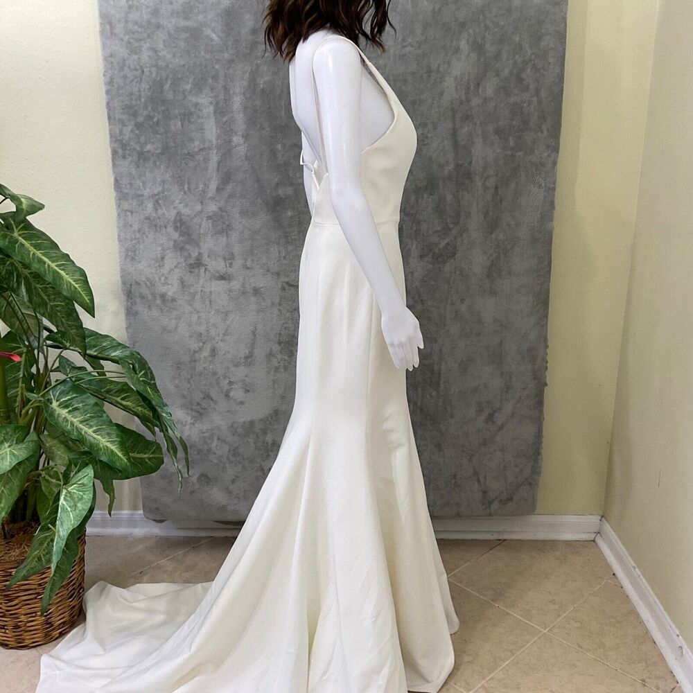Vow’d  Mermaid Trumpet Plunge  Wedding Gown women’s Size 4 white train Crepe - Picture 2 of 14